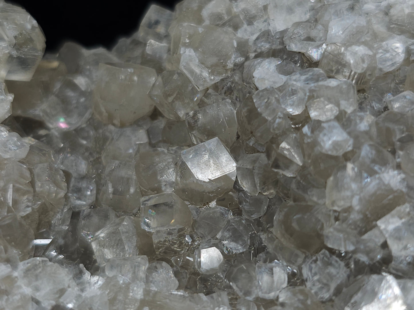 #33205 Super clear Nailhead Spar Calcite geode and Chalcopyrite ore and multiple small fossils in the matrix