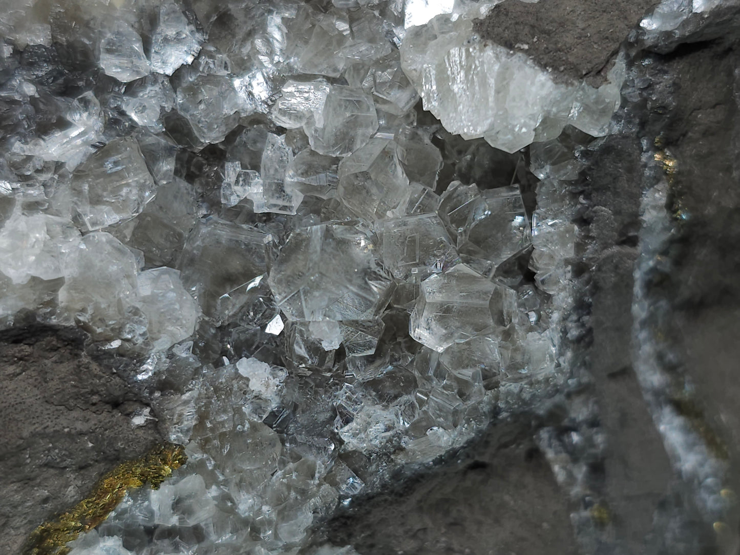 #33206 Super clear Nailhead Spar Calcite cluster and Chalcopyrite ore and multiple small fossils