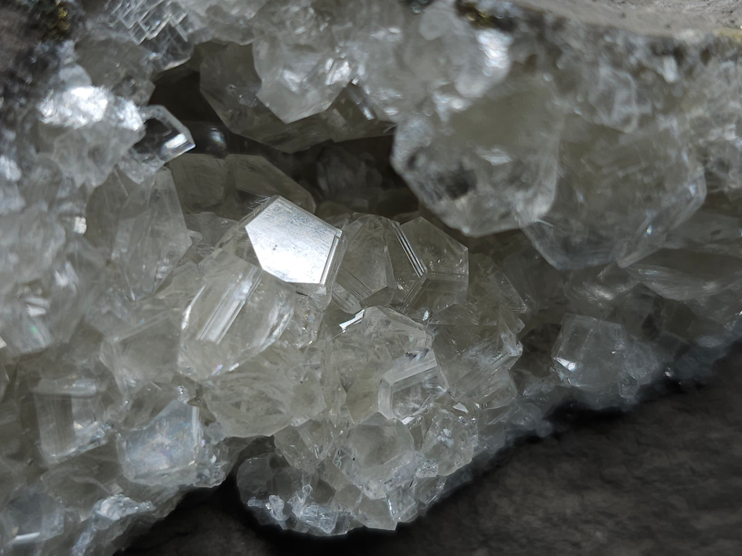 #33207 Super clear Nailhead Spar Calcite geode and Chalcopyrite ore and multiple small fossils