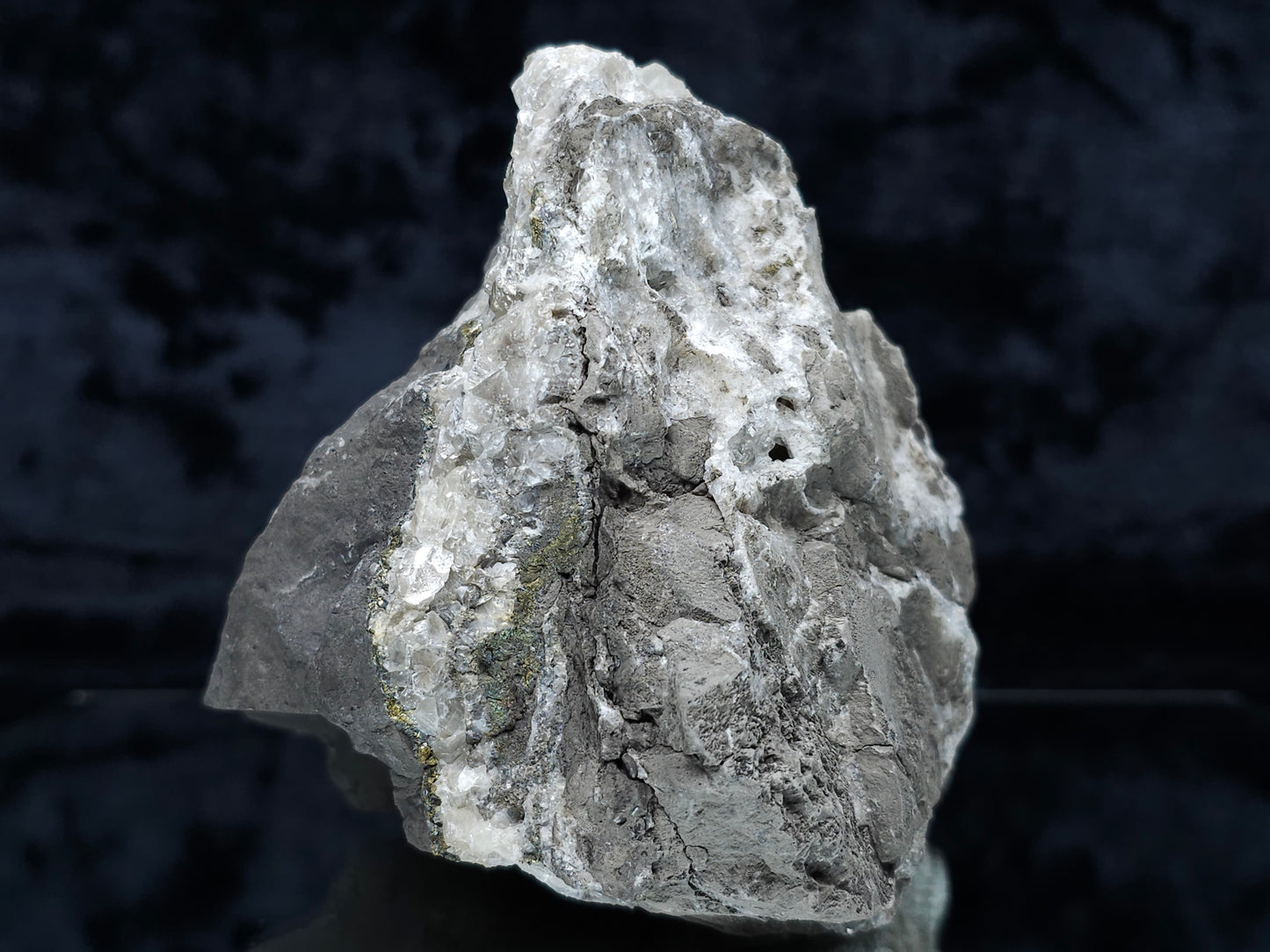 #33208 Super clear Nailhead Spar Calcite cluster and Chalcopyrite ore and multiple small fossils in the matrix