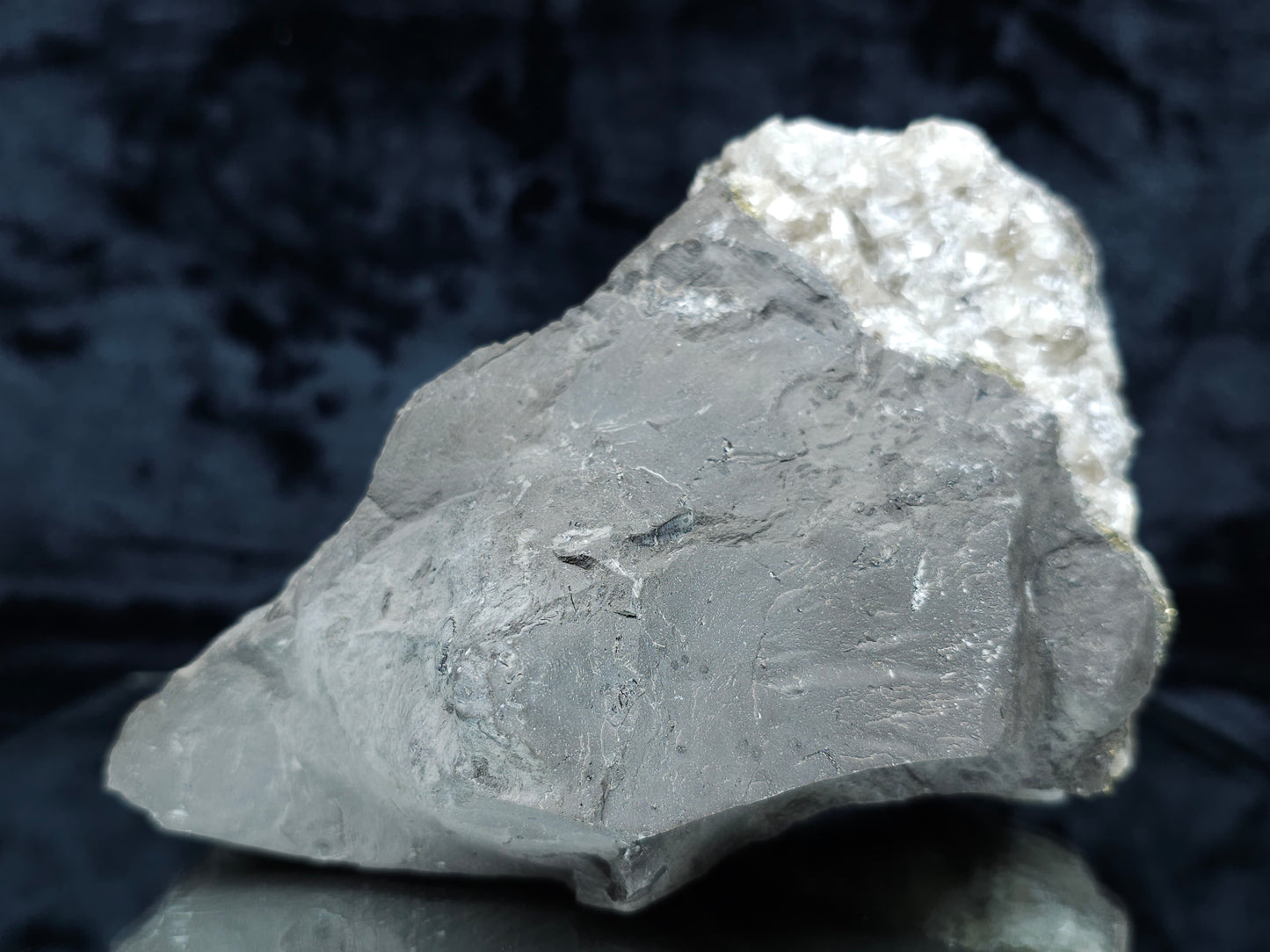 #33208 Super clear Nailhead Spar Calcite cluster and Chalcopyrite ore and multiple small fossils in the matrix