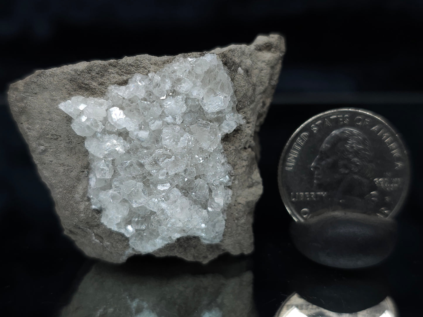 #33210 Super clear Nailhead Spar Calcite cluster