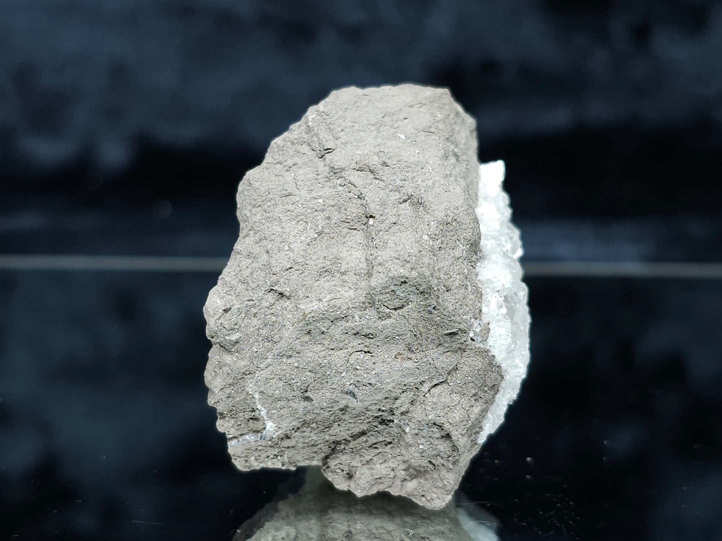 #33210 Super clear Nailhead Spar Calcite cluster