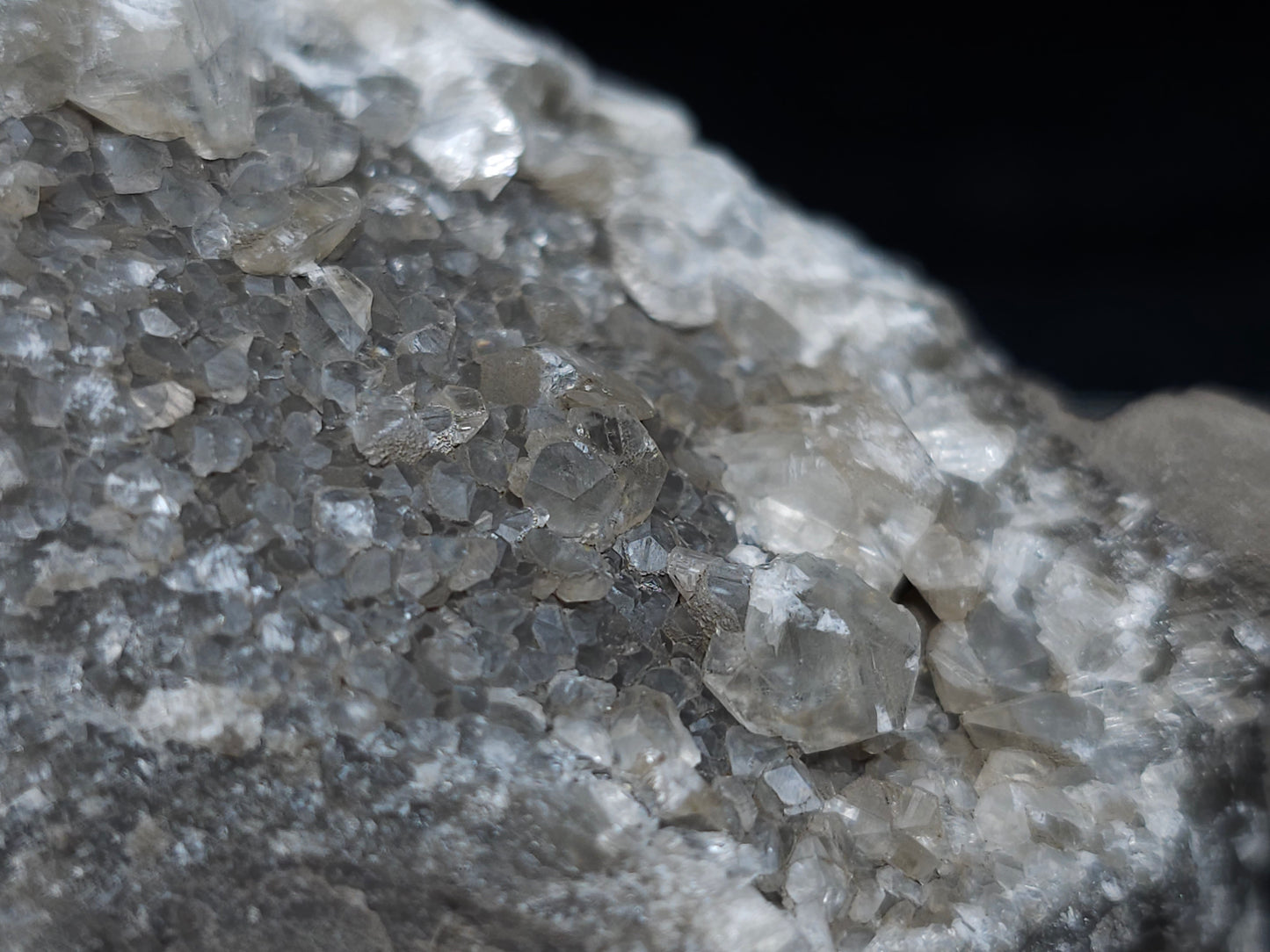 #33214 Super clear Nailhead Spar Calcite geode and Chalcopyrite ore and multiple small fossils in the matrix