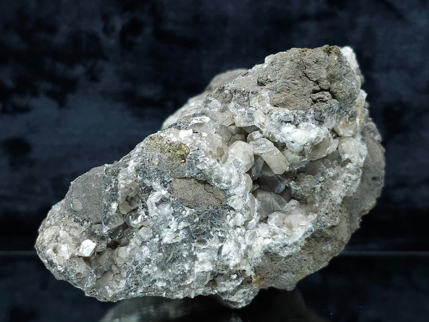 #33215 Super clear Nailhead Spar Calcite geode and Chalcopyrite ore and multiple small fossils in the matrix