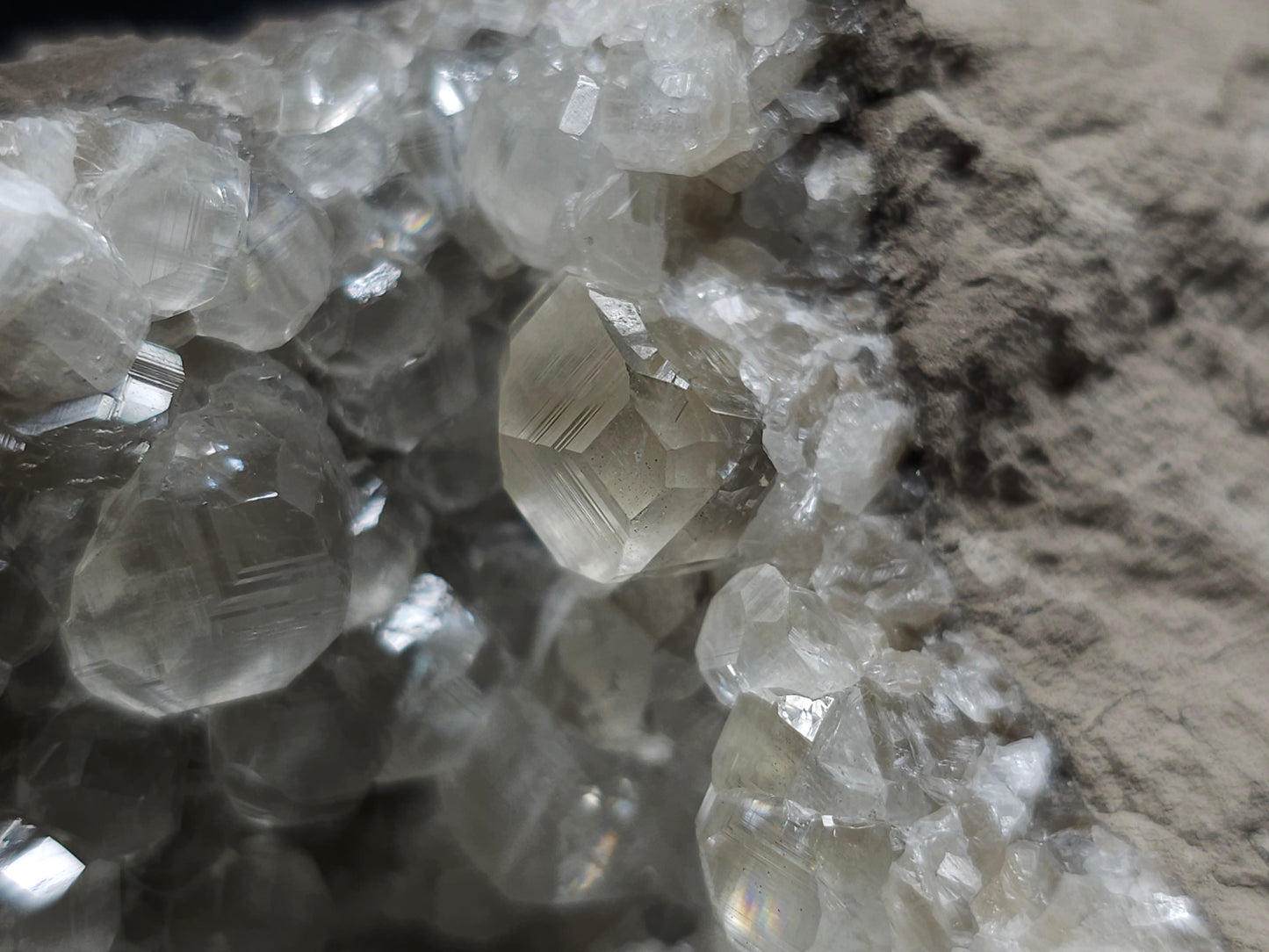 #33221 Super clear Nailhead Spar Calcite geode and Chalcopyrite ore and multiple small fossils in the matrix
