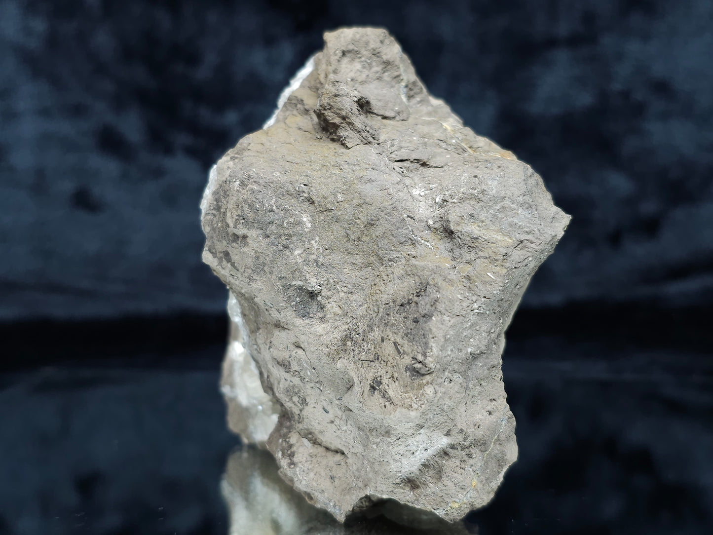 #33974 Super clear Nailhead Spar Calcite geode and  Chalcopyrite ore and multiple small fossils in the matrix