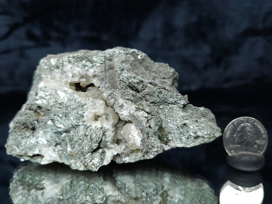 #35882 Chalcopyrite ore and Calcite crystals geode