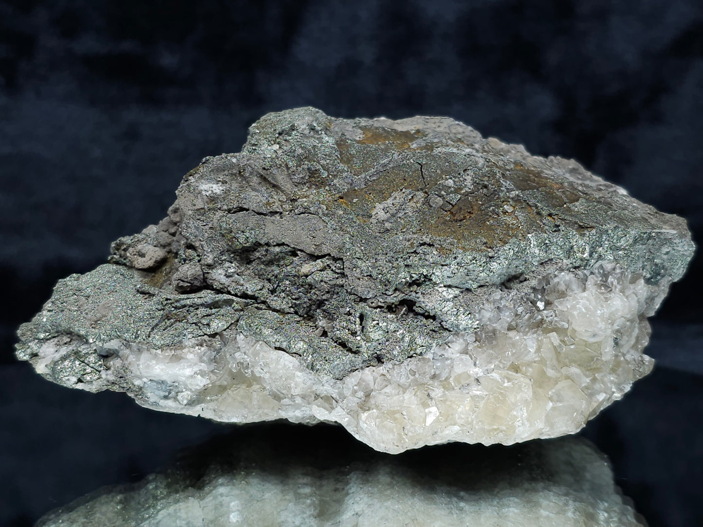 #35882 Chalcopyrite ore and Calcite crystals geode