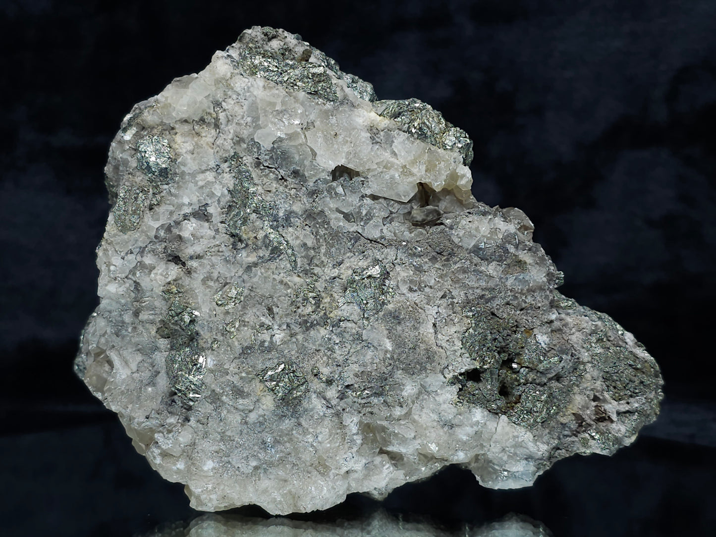 #35882 Chalcopyrite ore and Calcite crystals geode