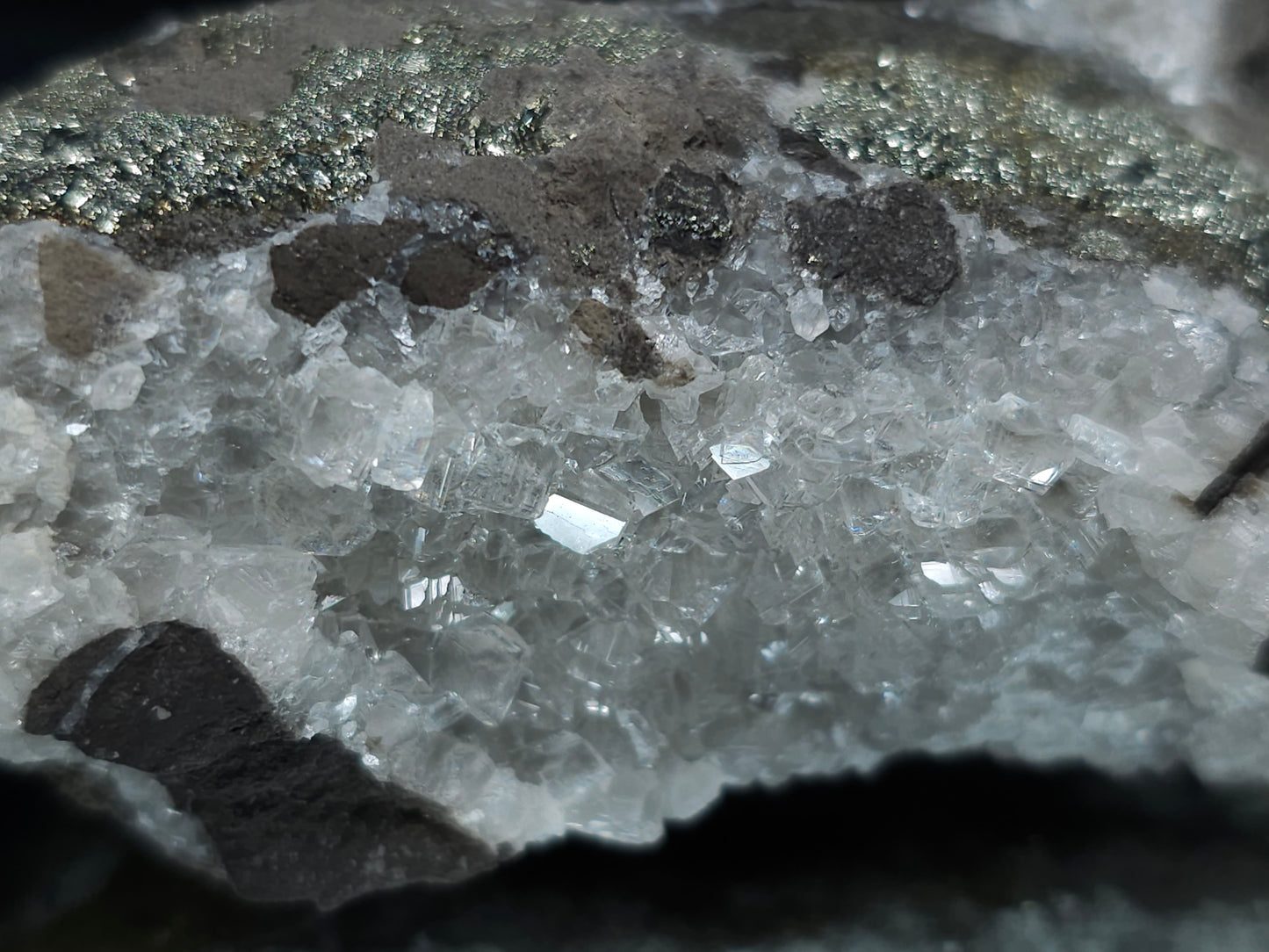 #35887 Super clear Nailhead Spar Calcite cluster and Chalcopyrite ore and multiple small fossils in the matrix