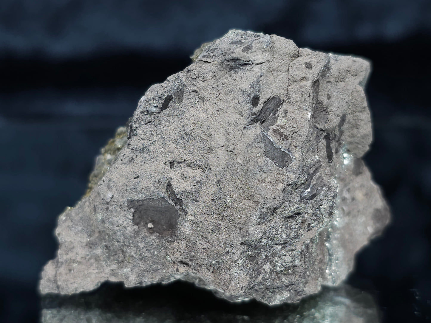 #35889 Chalcopyrite ore and Calcite cluster formation