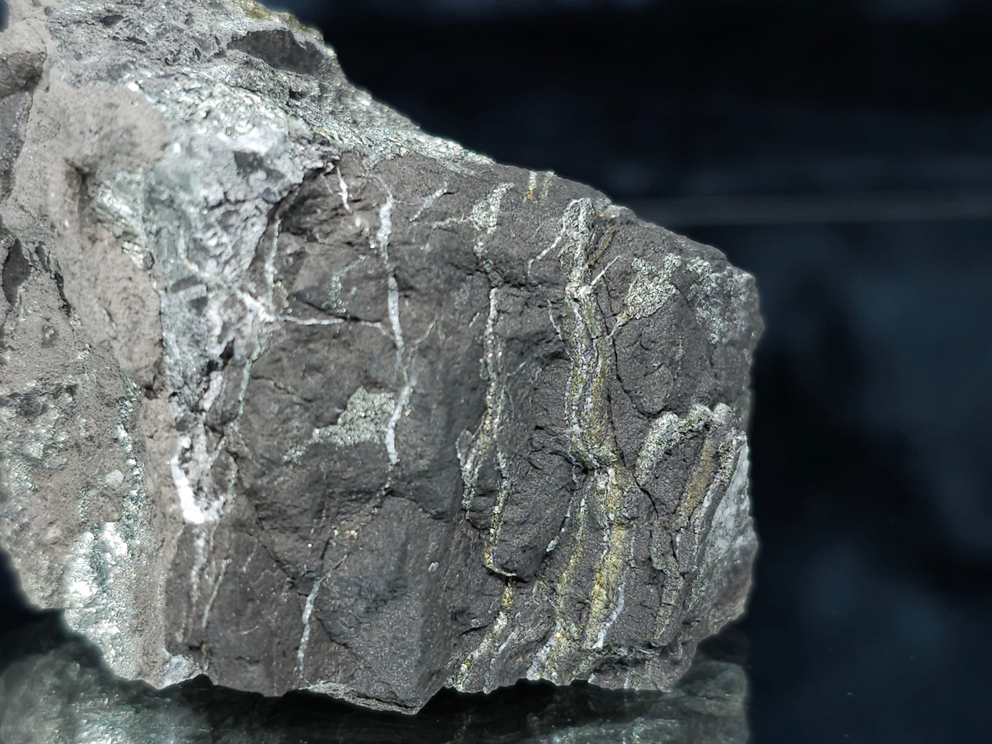 #35889 Chalcopyrite ore and Calcite cluster formation