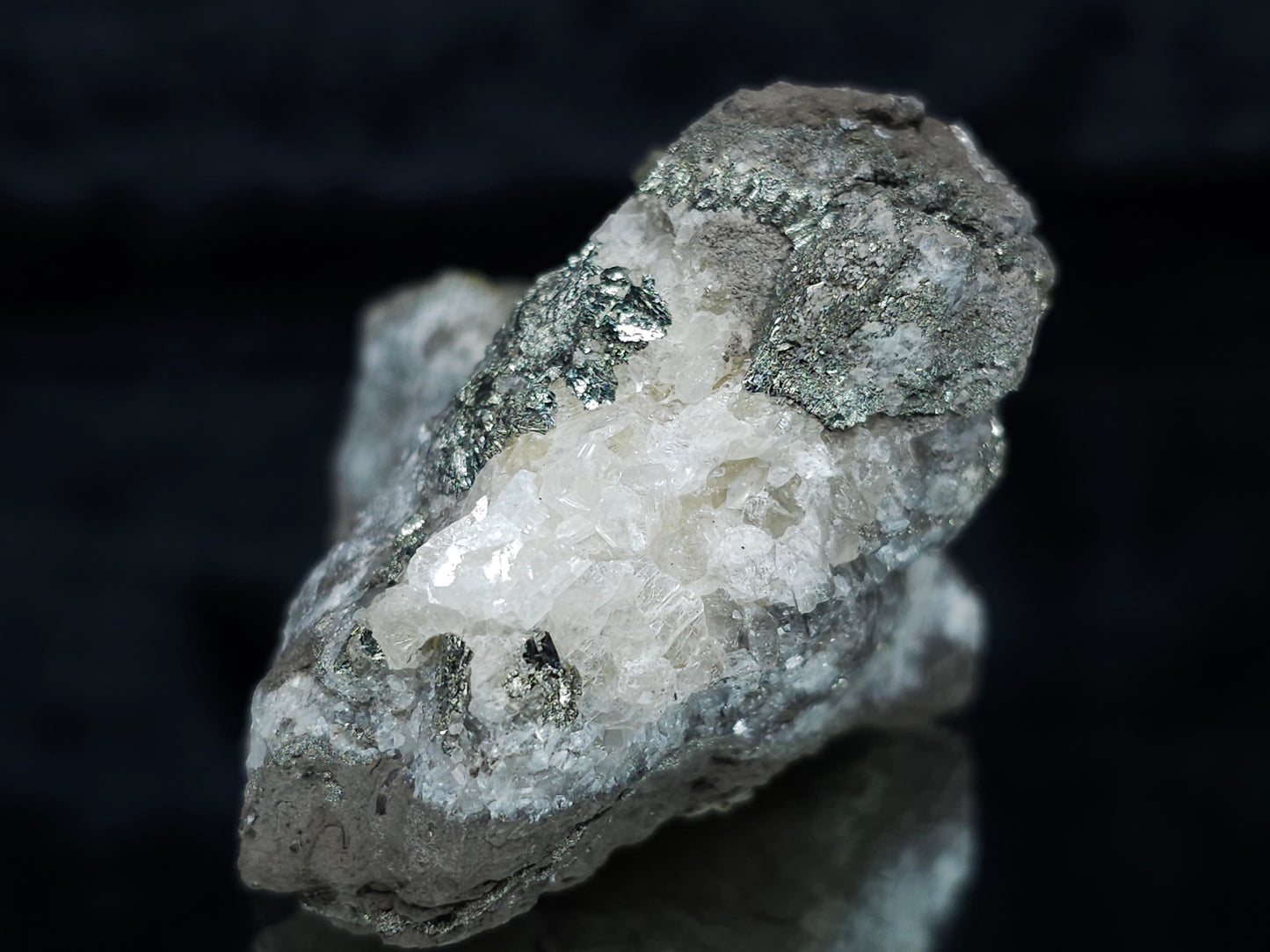 #35892 Chalcopyrite ore and Calcite formation