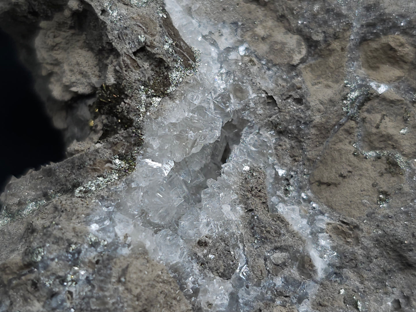 #35899 Super clear Nailhead Spar Calcite cluster and Chalcopyrite ore and multiple small fossils in the matrix