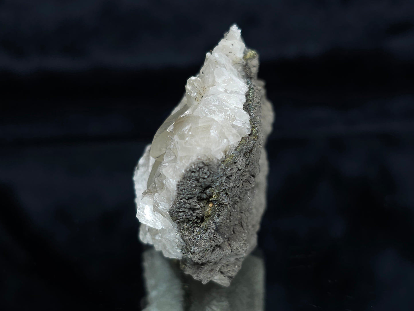 #35898 Super clear Nailhead Spar Calcite cluster and Chalcopyrite ore and multiple small fossils in the matrix