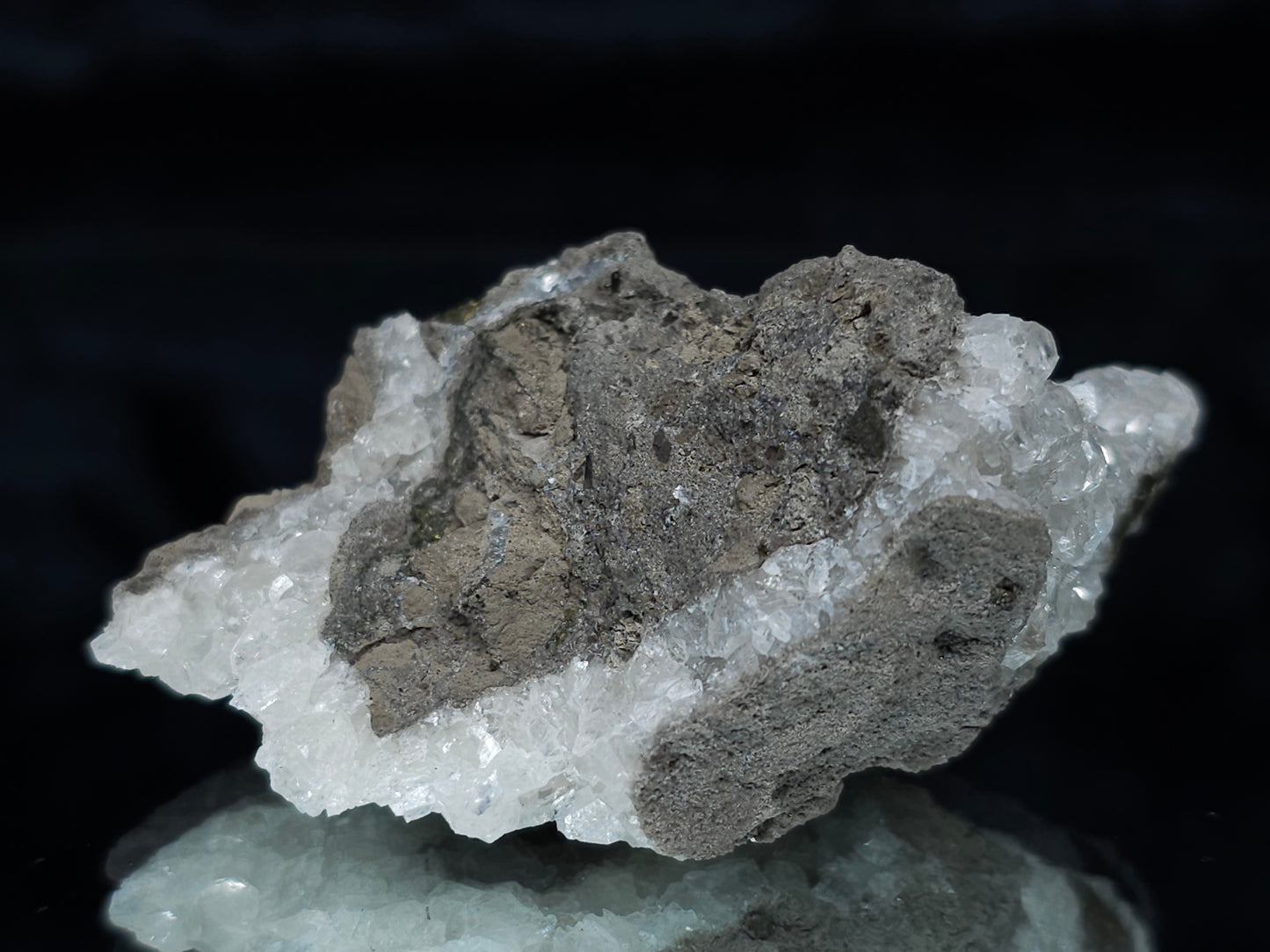 #35897 Super clear Nailhead Spar Calcite cluster and Chalcopyrite ore and multiple small fossils in the matrix