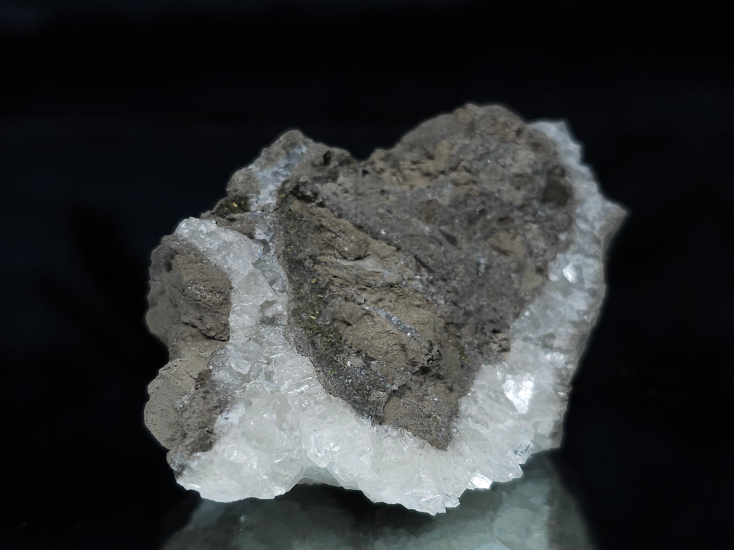 #35897 Super clear Nailhead Spar Calcite cluster and Chalcopyrite ore and multiple small fossils in the matrix