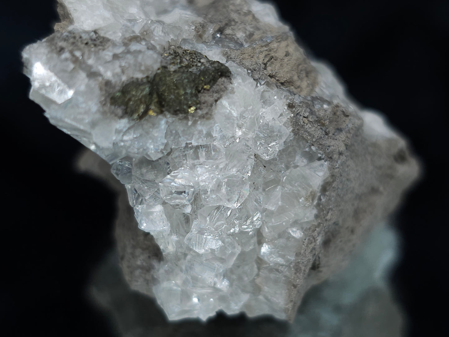 #35897 Super clear Nailhead Spar Calcite cluster and Chalcopyrite ore and multiple small fossils in the matrix