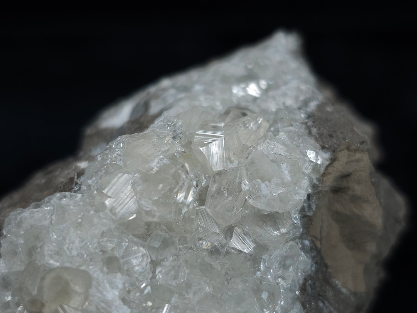 #35917 #R Super clear Nailhead Spar Calcite cluster, Chalcopyrite ore and multiple small fossils in the matrix