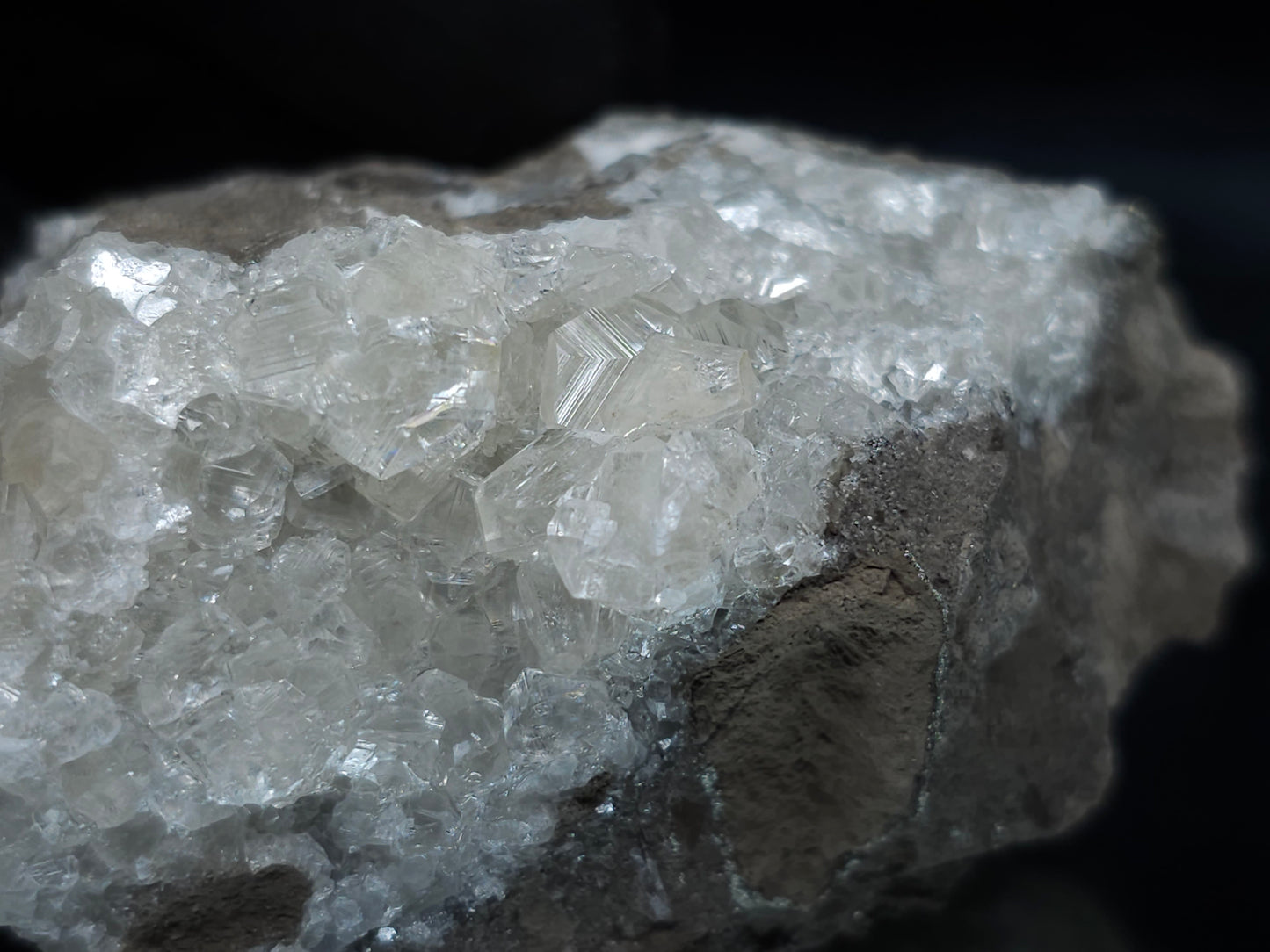 #35917 #R Super clear Nailhead Spar Calcite cluster, Chalcopyrite ore and multiple small fossils in the matrix
