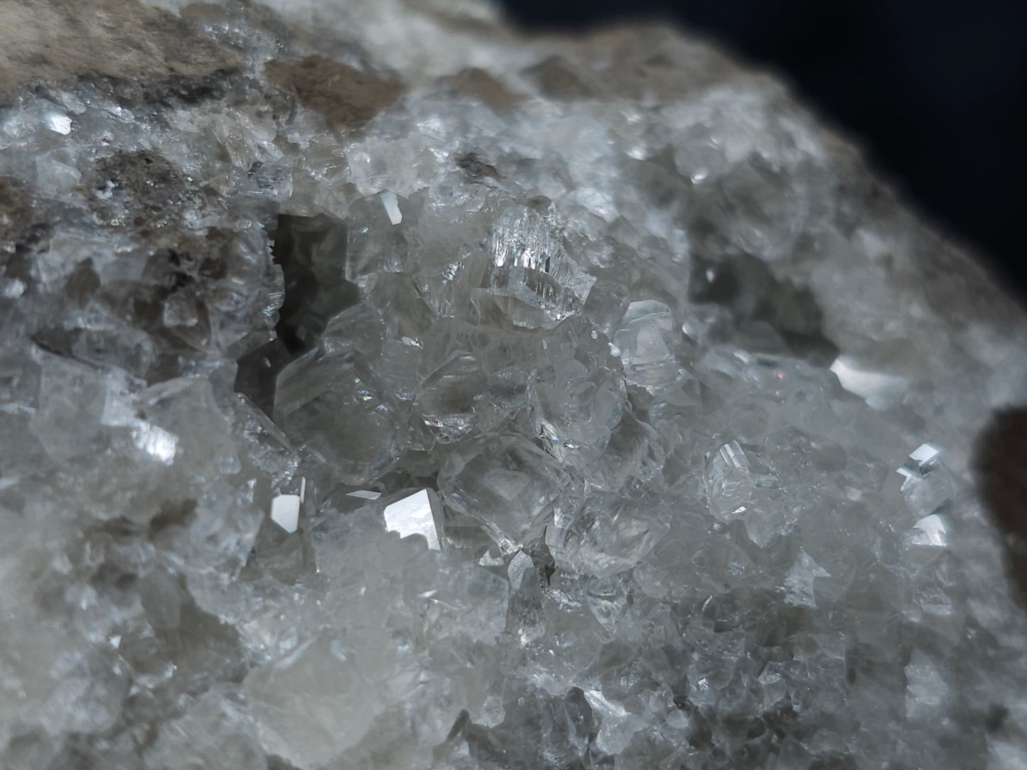 #35920 #Q Super clear Nailhead Spar Calcite geode, Chalcopyrite ore and multiple small fossils in the matrix
