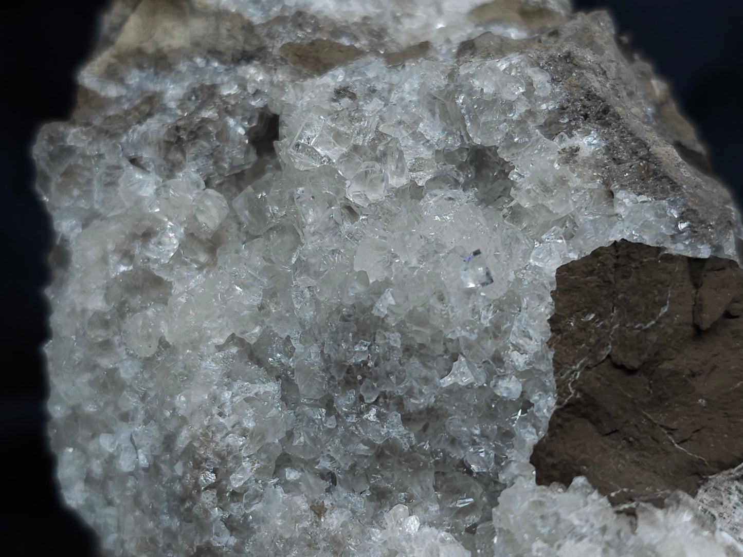 #35920 #Q Super clear Nailhead Spar Calcite geode, Chalcopyrite ore and multiple small fossils in the matrix