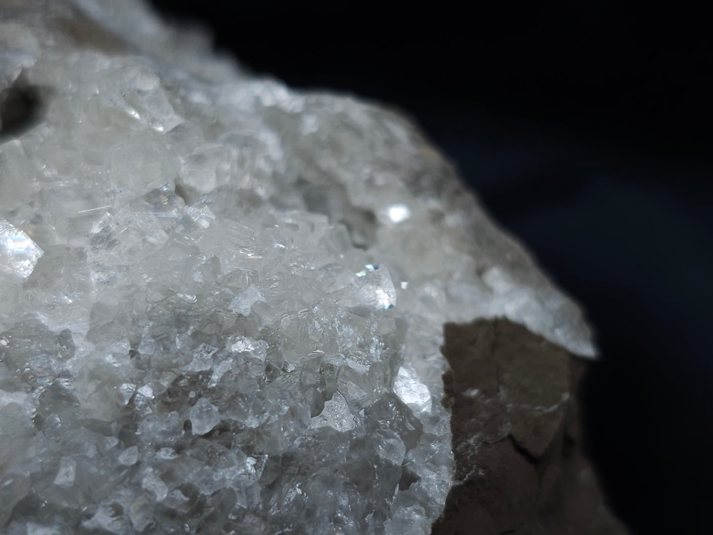 #35920 #Q Super clear Nailhead Spar Calcite geode, Chalcopyrite ore and multiple small fossils in the matrix