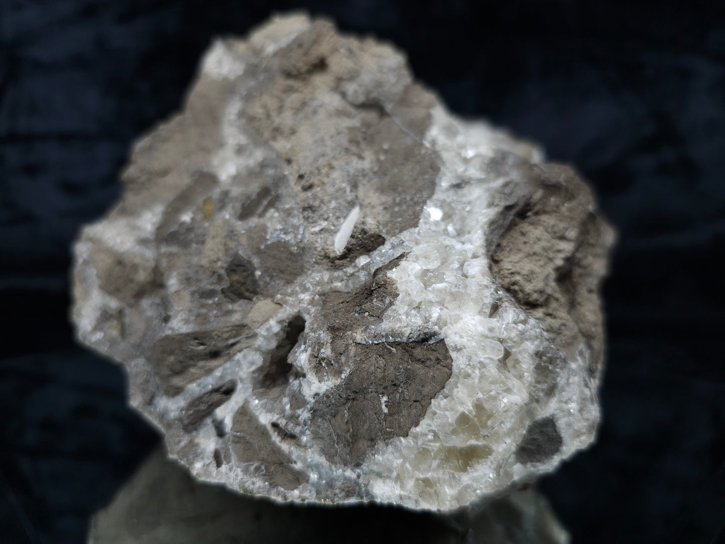 #33973 Super clear Nailhead Spar Calcite geode and Chalcopyrite ore and multiple small fossils in the matrix