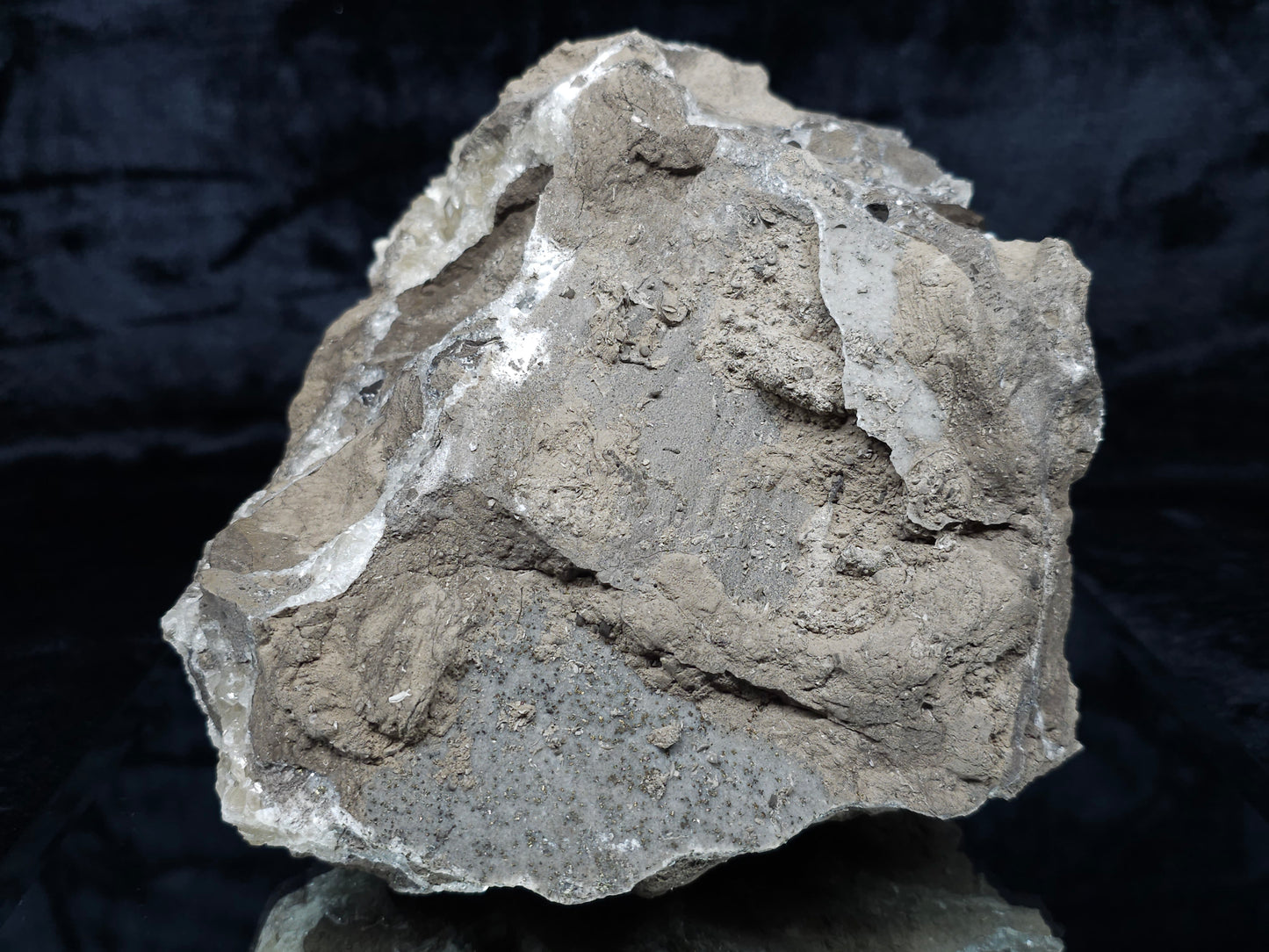 #33973 Super clear Nailhead Spar Calcite geode and Chalcopyrite ore and multiple small fossils in the matrix