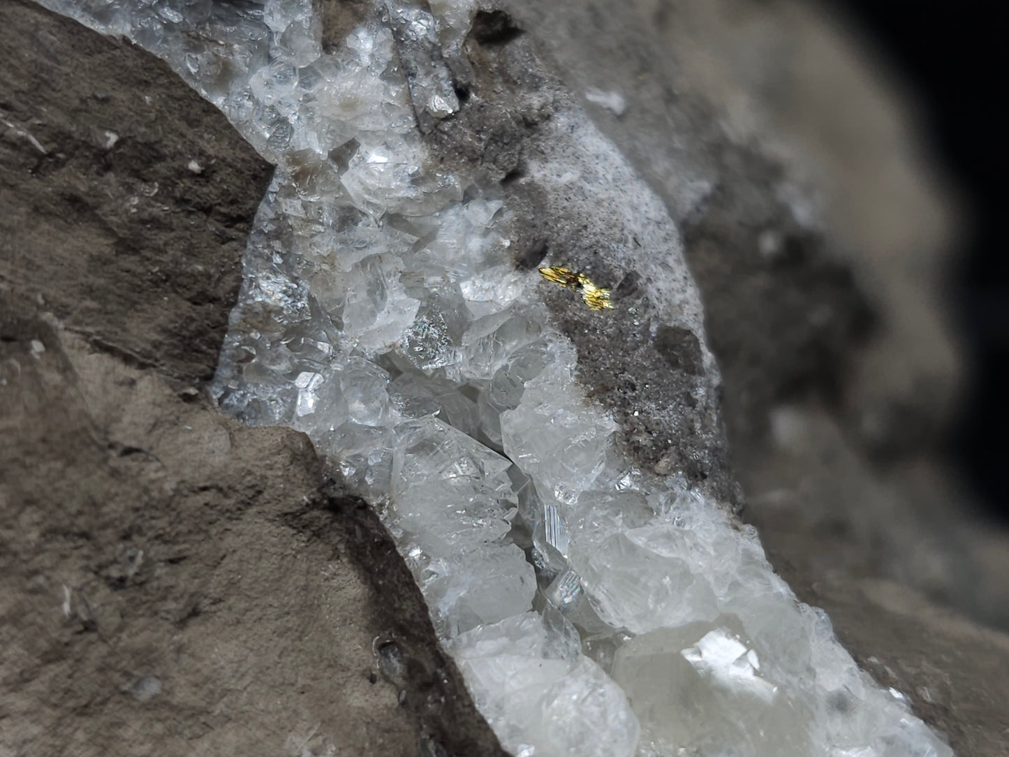 #33973 Super clear Nailhead Spar Calcite geode and Chalcopyrite ore and multiple small fossils in the matrix
