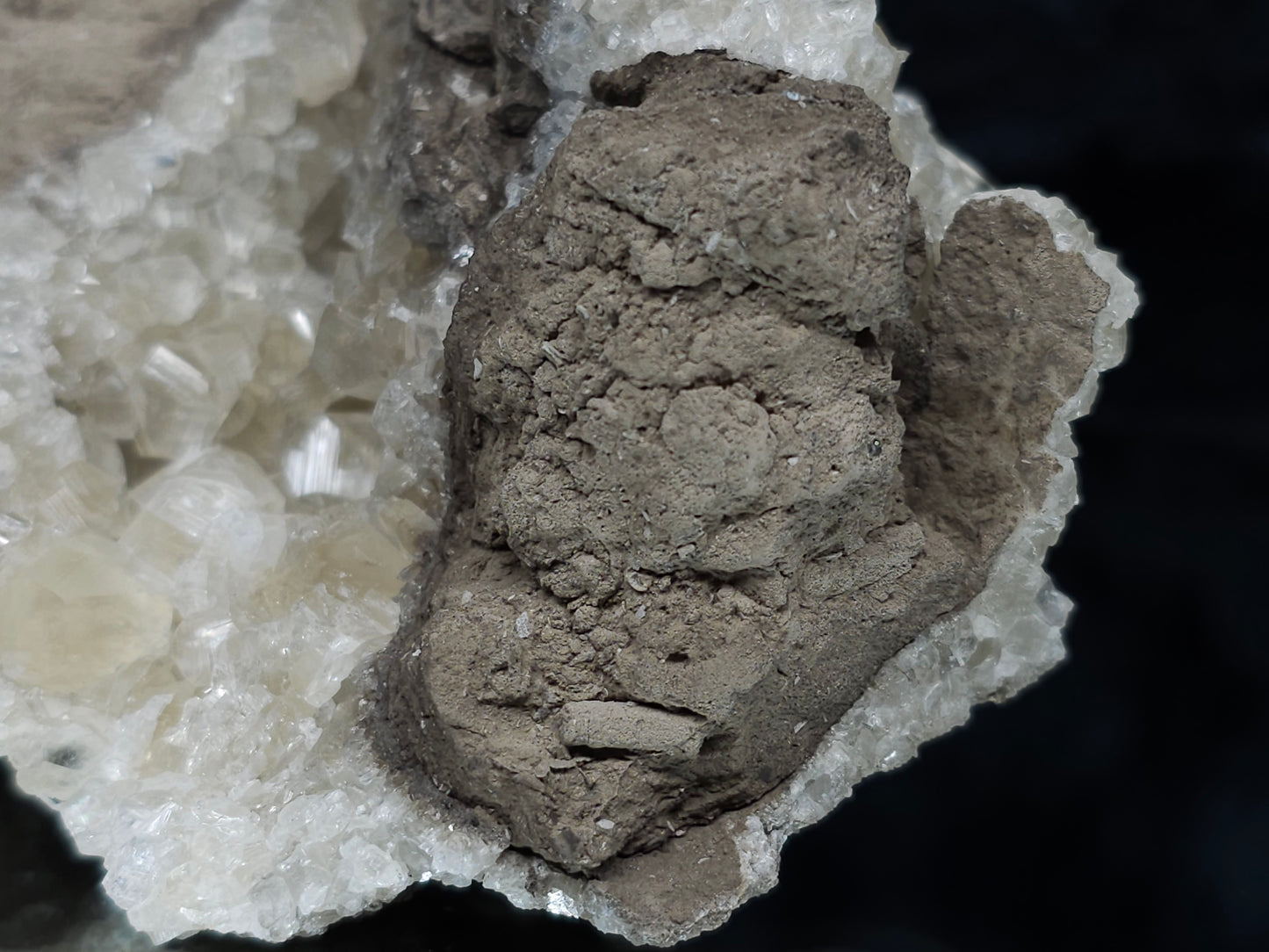 #33976 Super clear Nailhead Spar Calcite geode and Chalcopyrite ore and multiple small fossils in the matrix