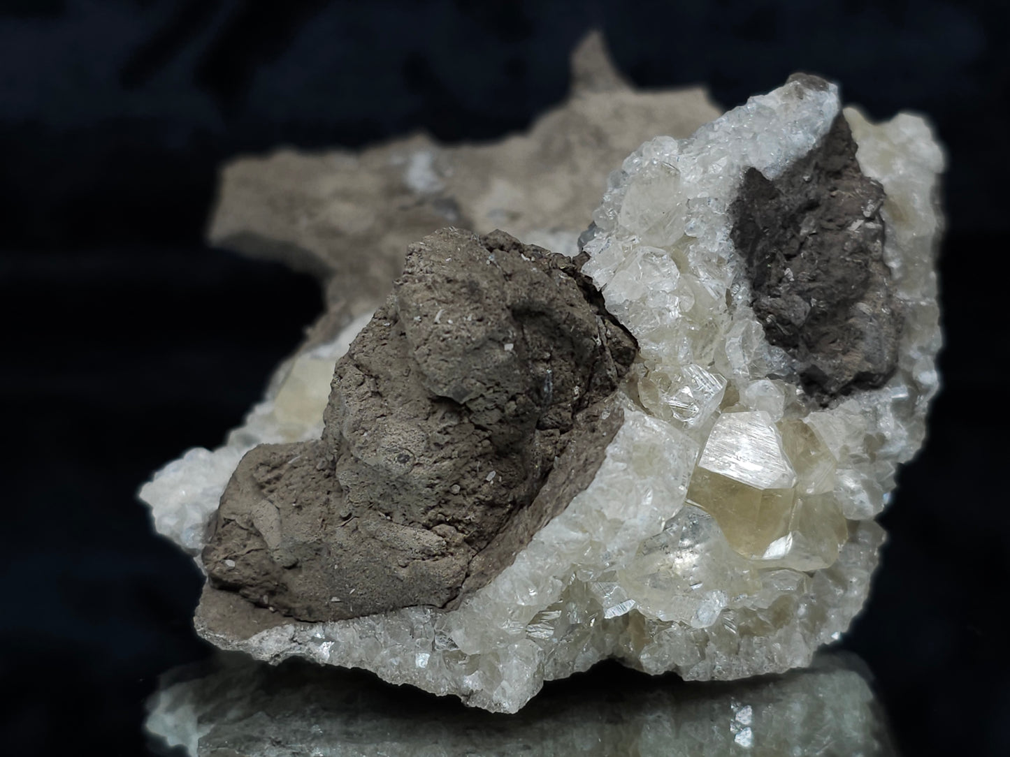 #33976 Super clear Nailhead Spar Calcite geode and Chalcopyrite ore and multiple small fossils in the matrix