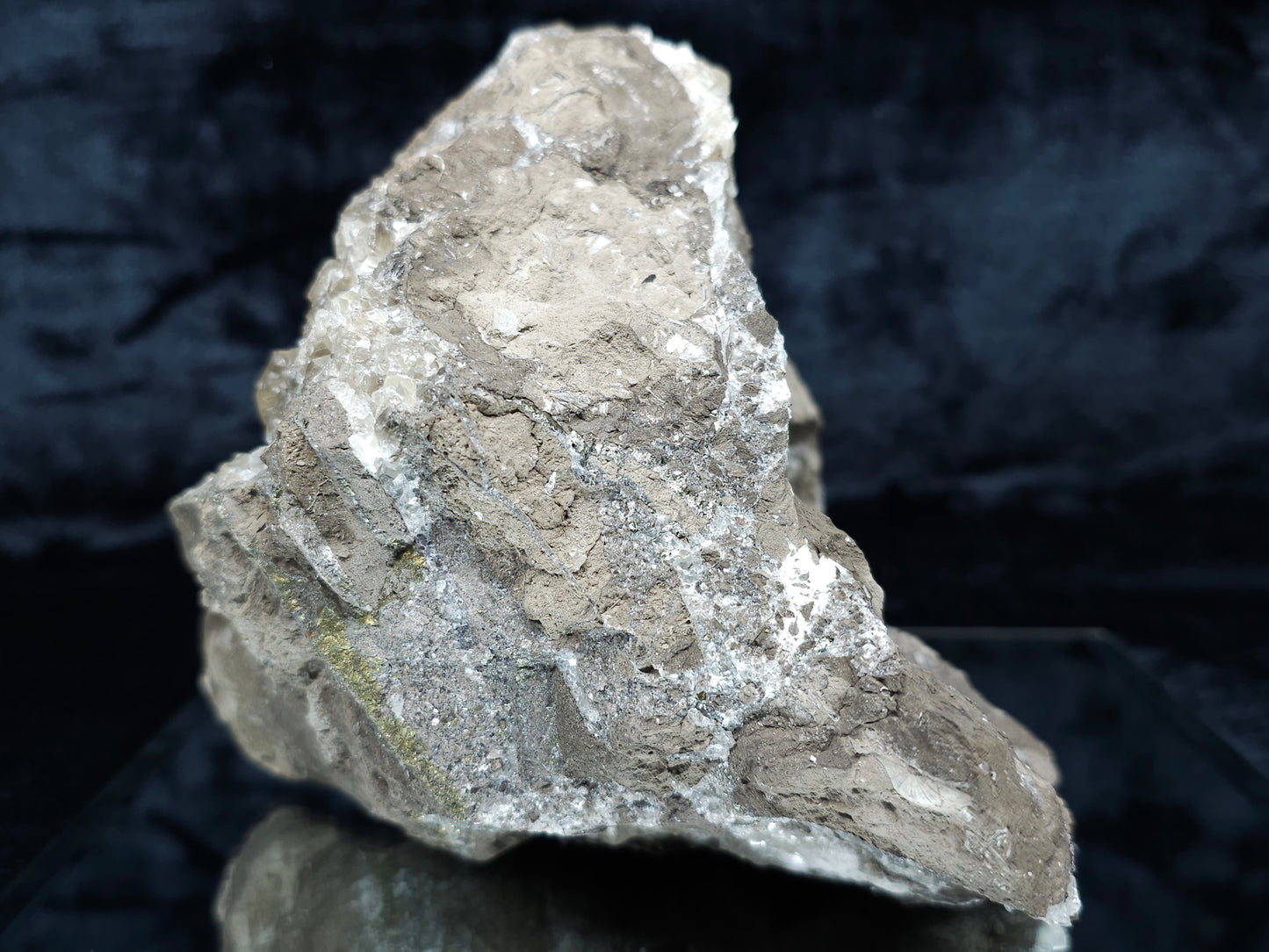 #33977 Super clear Nailhead Spar Calcite geode and Chalcopyrite ore and multiple small fossils in the matrix