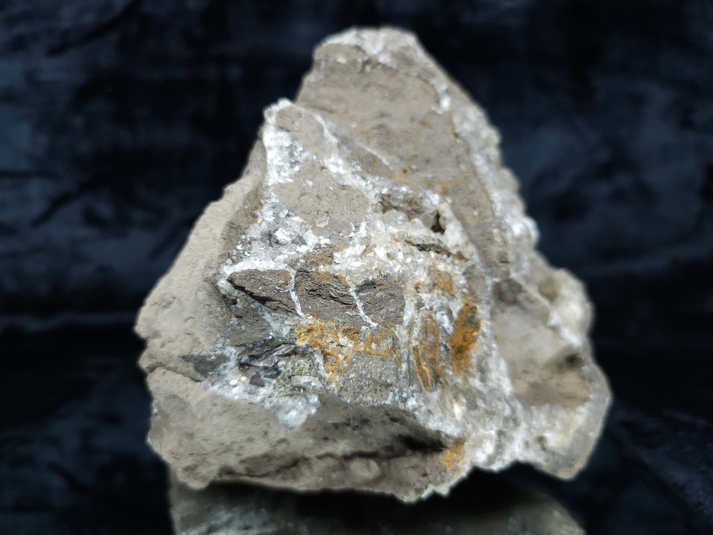#33977 Super clear Nailhead Spar Calcite geode and Chalcopyrite ore and multiple small fossils in the matrix