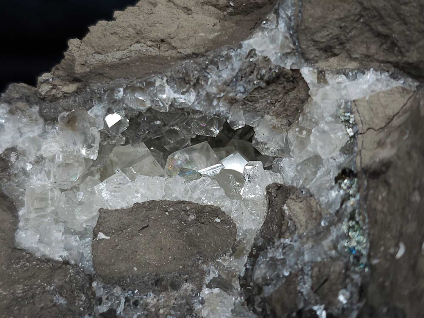 #33977 Super clear Nailhead Spar Calcite geode and Chalcopyrite ore and multiple small fossils in the matrix