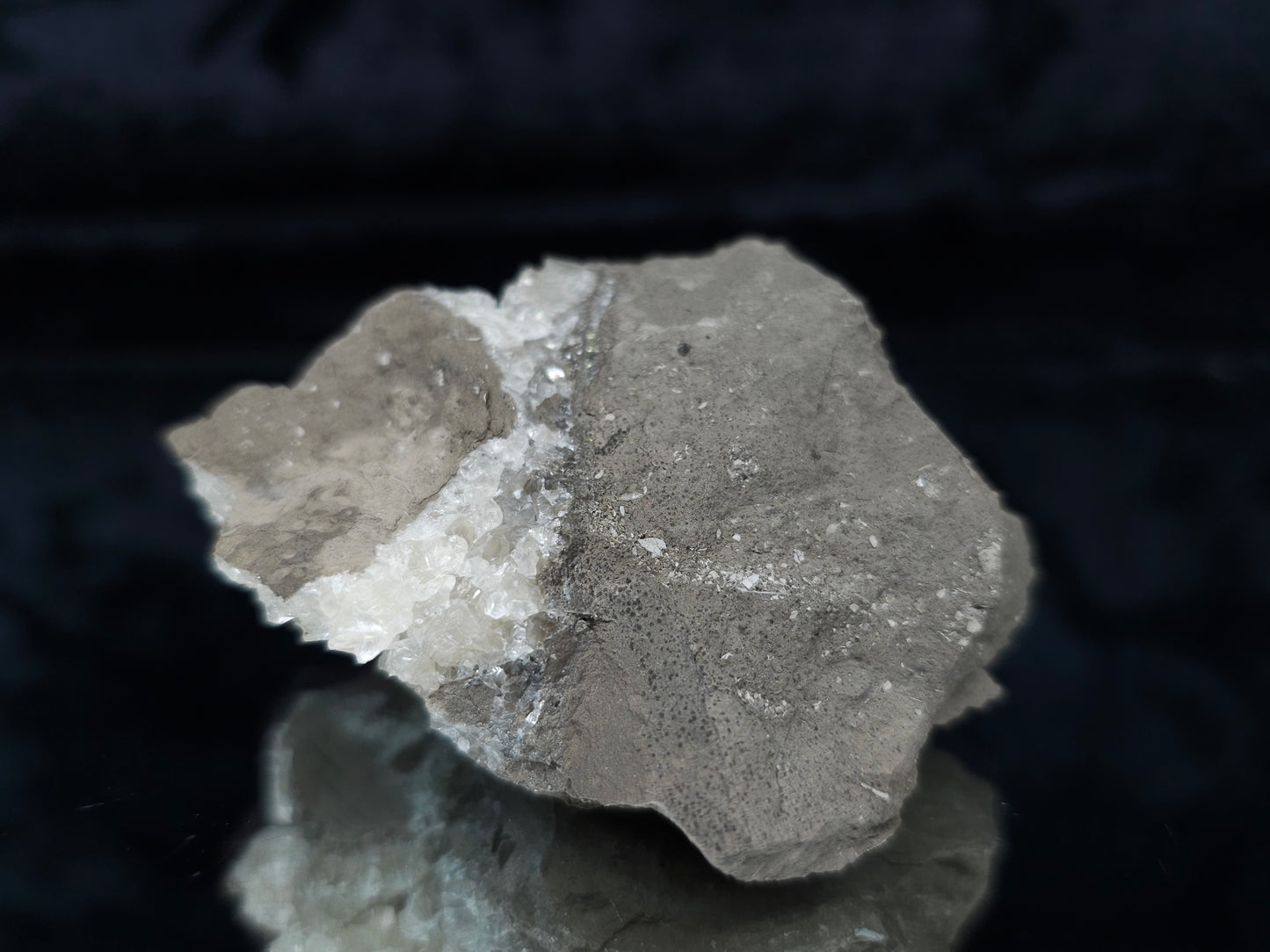 #33983 Super clear Nailhead Spar Calcite cluster and Chalcopyrite ore and multiple small fossils in the matrix