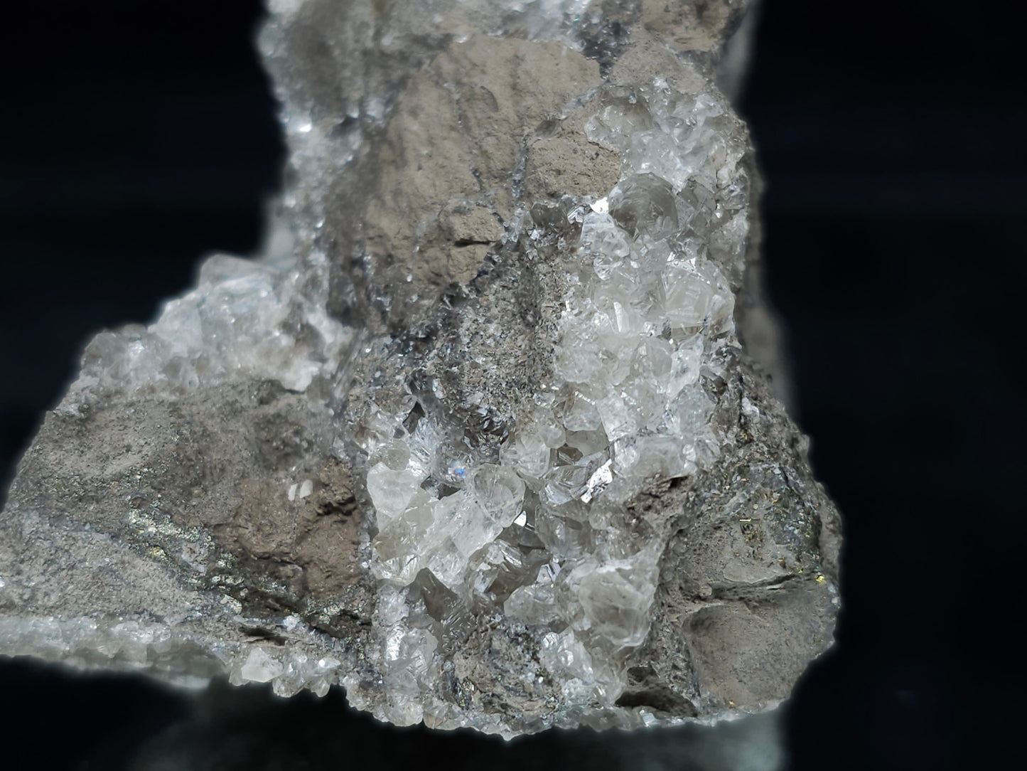 #33984 Super clear Nailhead Spar Calcite cluster and Chalcopyrite ore and multiple small fossils in the matrix