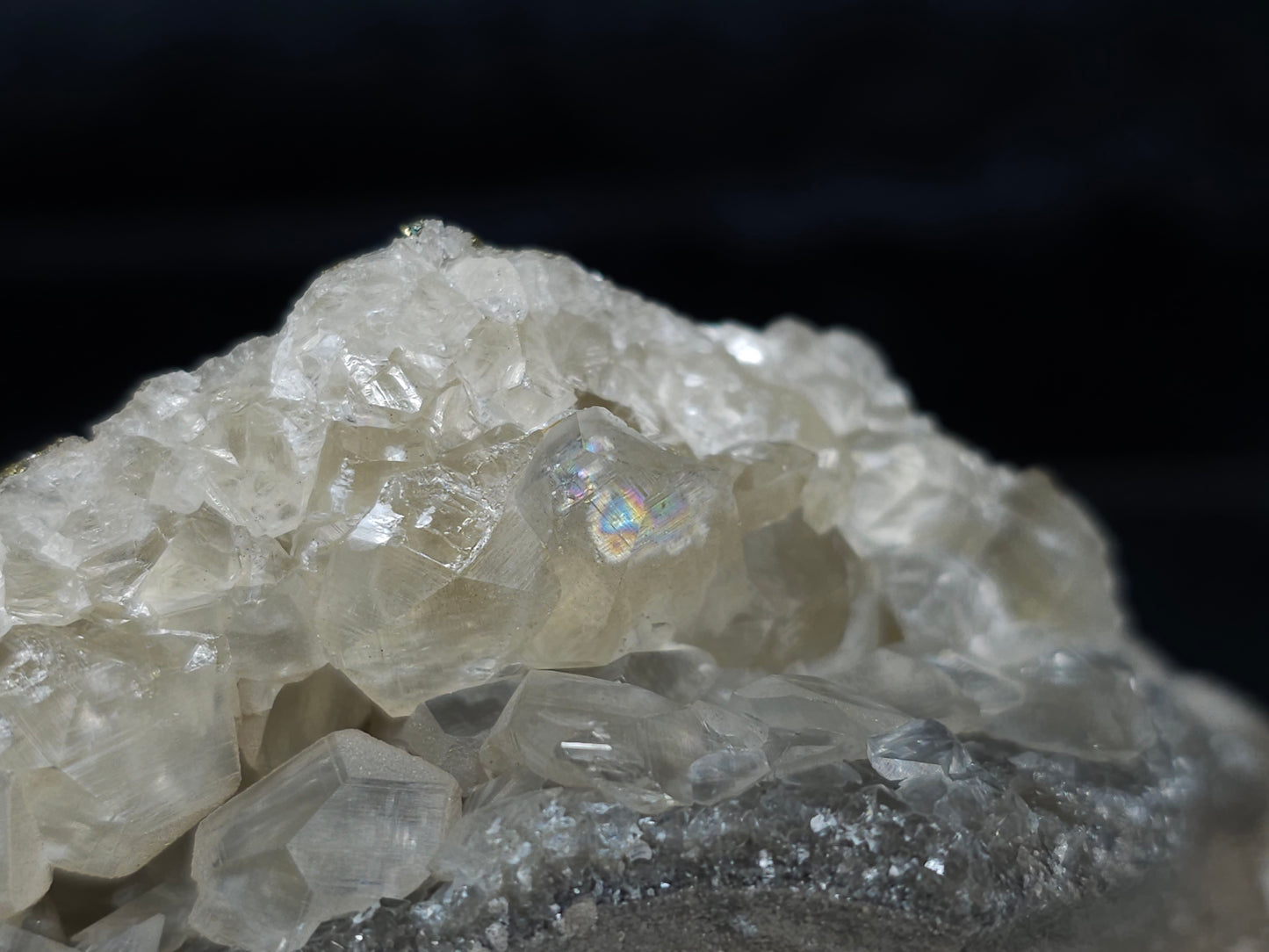 #33985 Super clear Nailhead Spar Calcite cluster and Chalcopyrite ore and multiple small fossils in the matrix