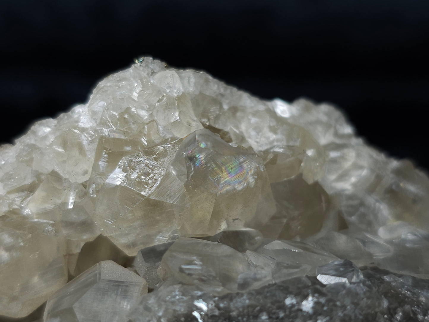 #33985 Super clear Nailhead Spar Calcite cluster and Chalcopyrite ore and multiple small fossils in the matrix