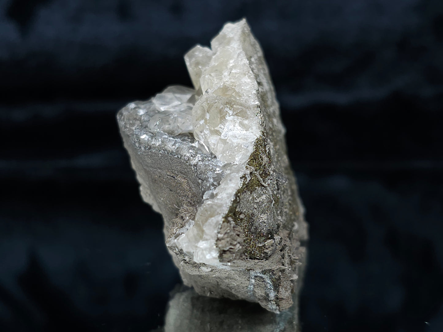 #33985 Super clear Nailhead Spar Calcite cluster and Chalcopyrite ore and multiple small fossils in the matrix