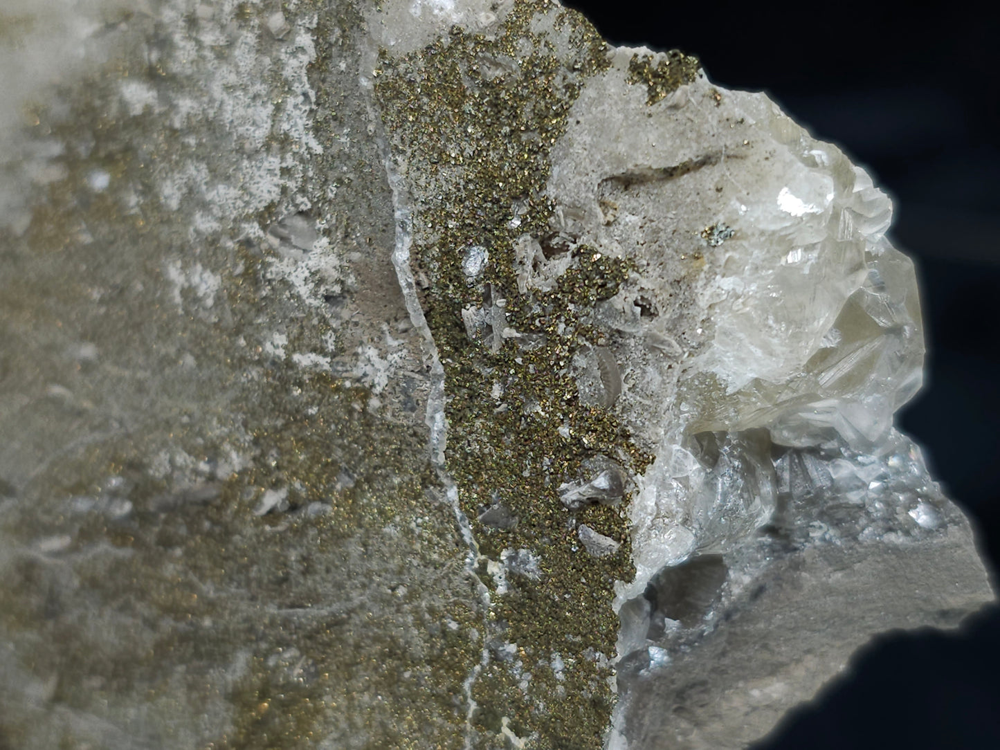 #33985 Super clear Nailhead Spar Calcite cluster and Chalcopyrite ore and multiple small fossils in the matrix