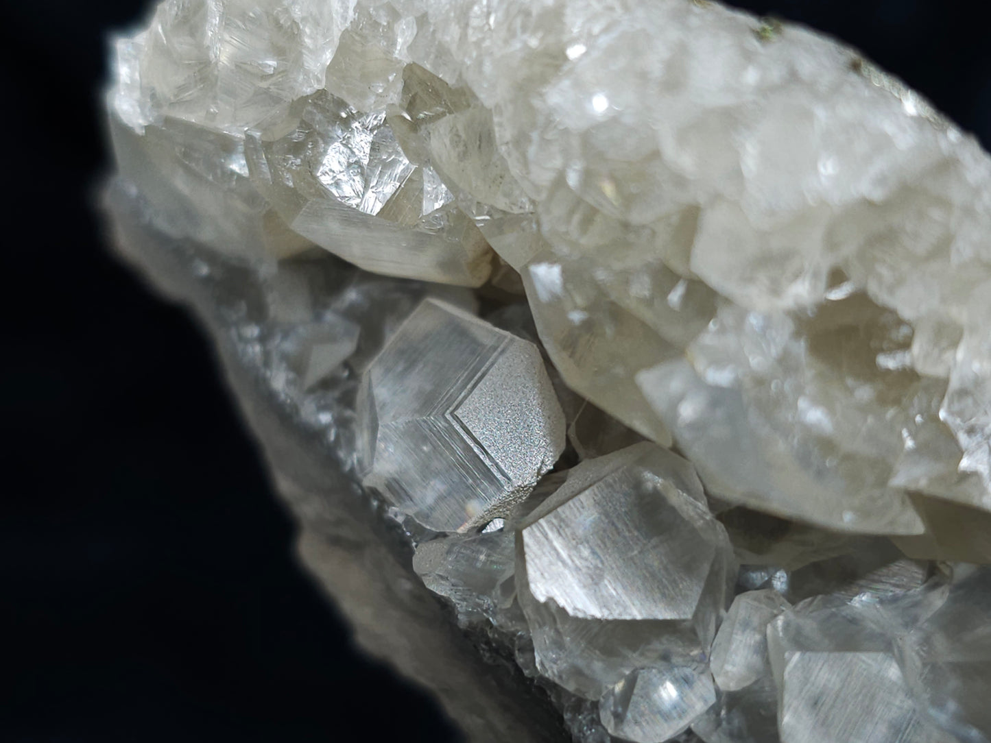 #33985 Super clear Nailhead Spar Calcite cluster and Chalcopyrite ore and multiple small fossils in the matrix