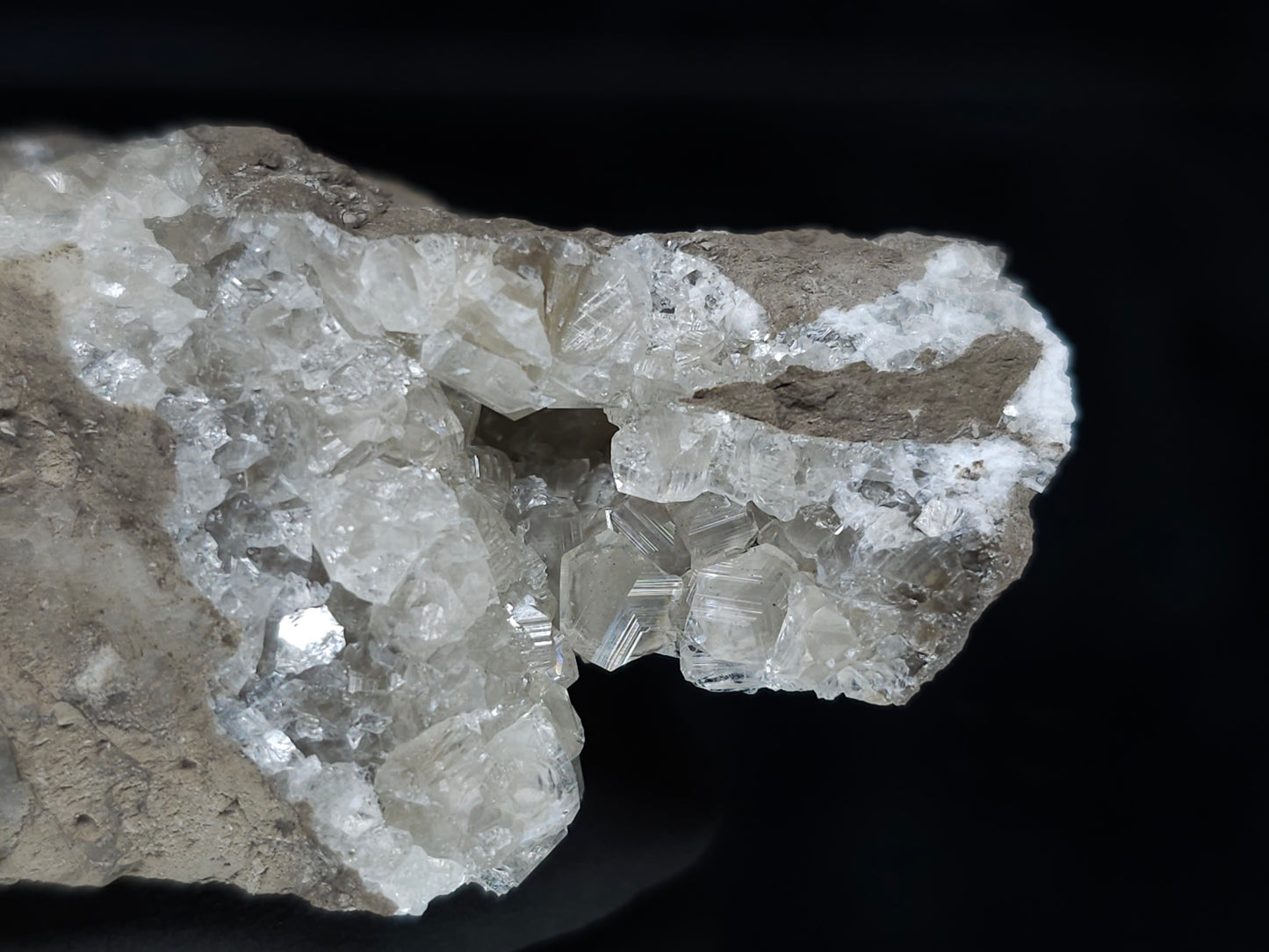 #33989 Super clear Nailhead Spar Calcite geode and  Chalcopyrite ore and multiple small fossils in the matrix