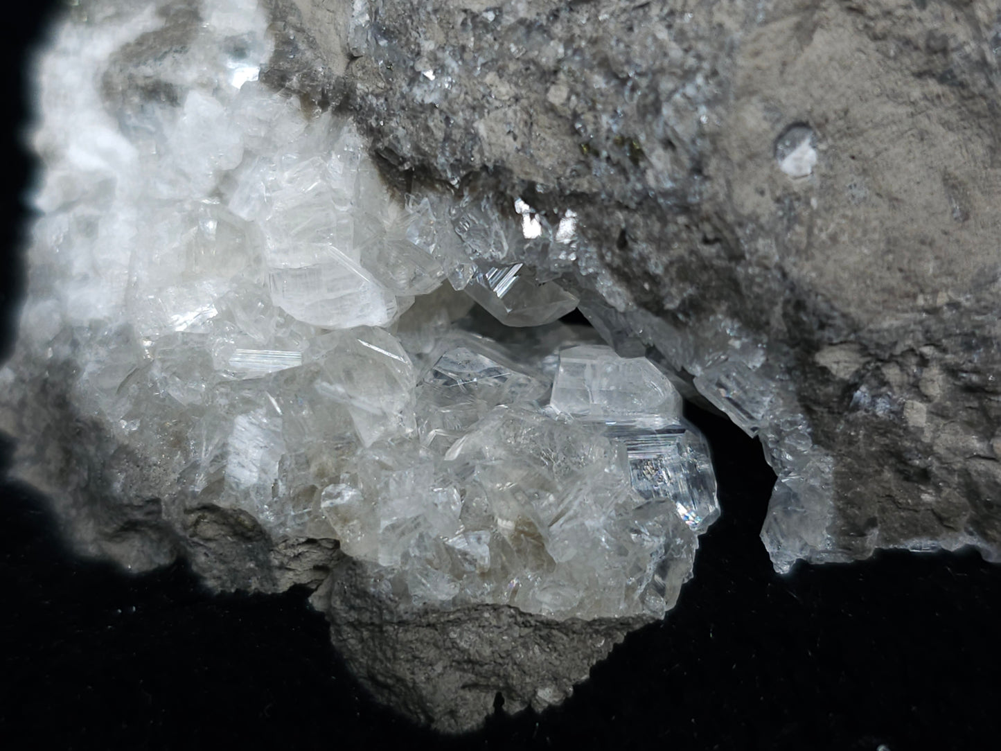 #33990 Super clear Nailhead Spar Calcite cluster and Chalcopyrite ore and multiple small fossils in the matrix