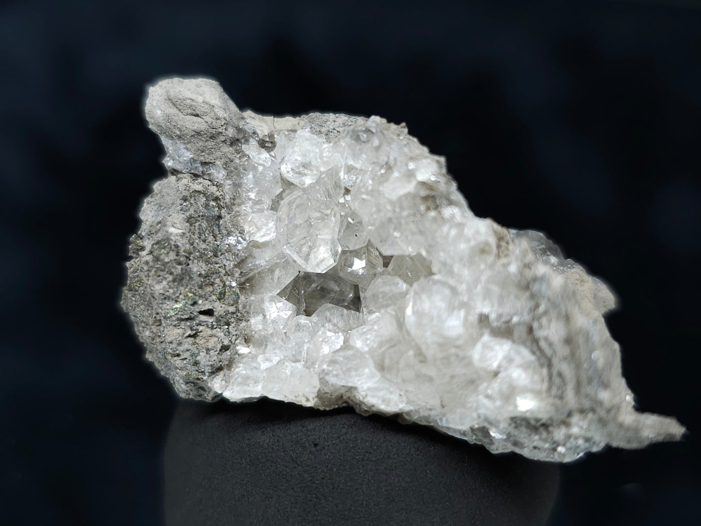 #33994 Super clear Nailhead Spar Calcite geode and Chalcopyrite ore and multiple small fossils in the matrix