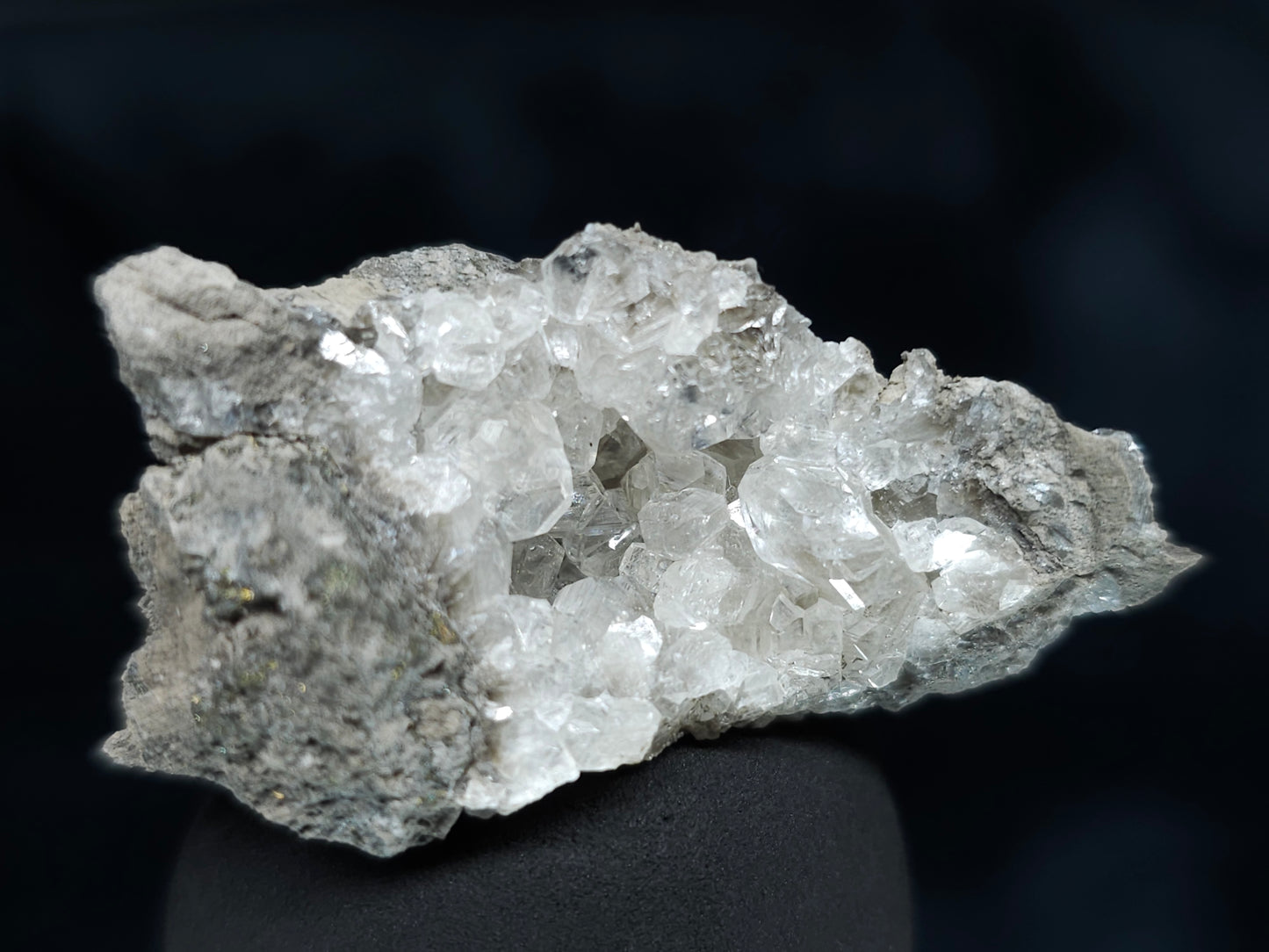 #33994 Super clear Nailhead Spar Calcite geode and Chalcopyrite ore and multiple small fossils in the matrix