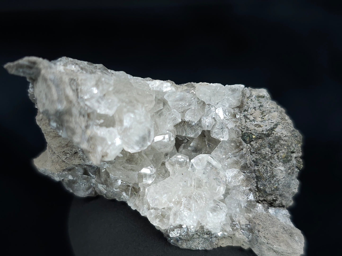 #33995 Super clear Nailhead Spar Calcite geode and Chalcopyrite ore and multiple small fossils in the matrix