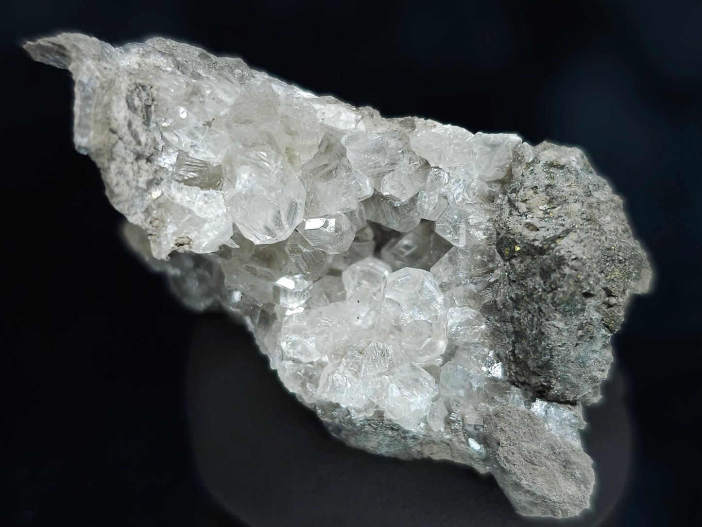 #33995 Super clear Nailhead Spar Calcite geode and Chalcopyrite ore and multiple small fossils in the matrix