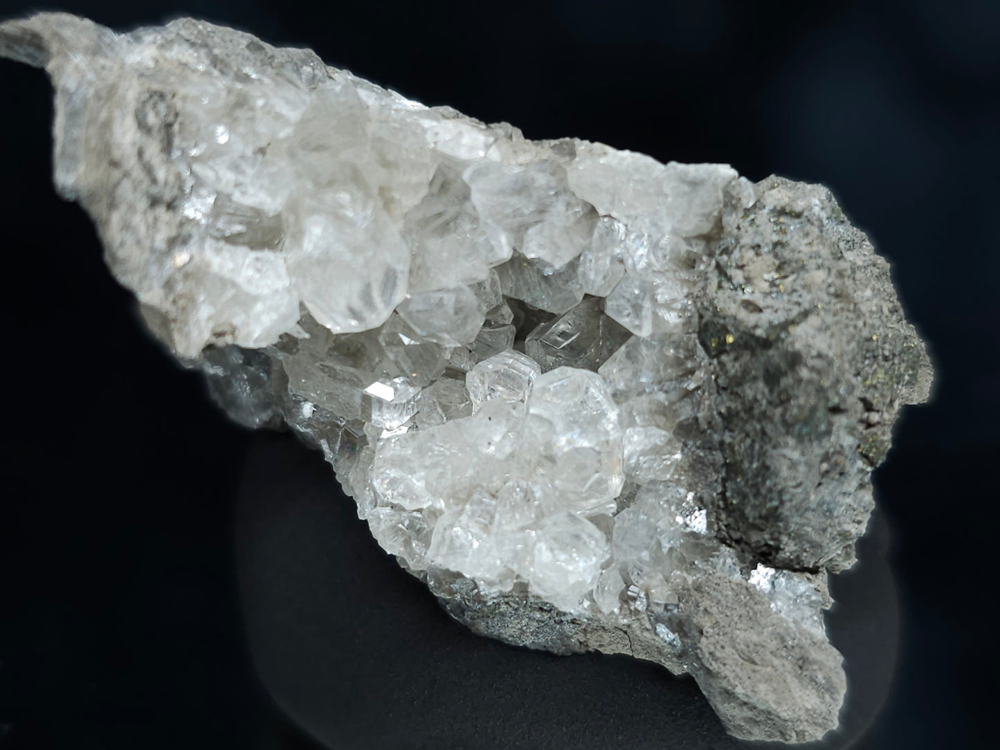#33995 Super clear Nailhead Spar Calcite geode and Chalcopyrite ore and multiple small fossils in the matrix